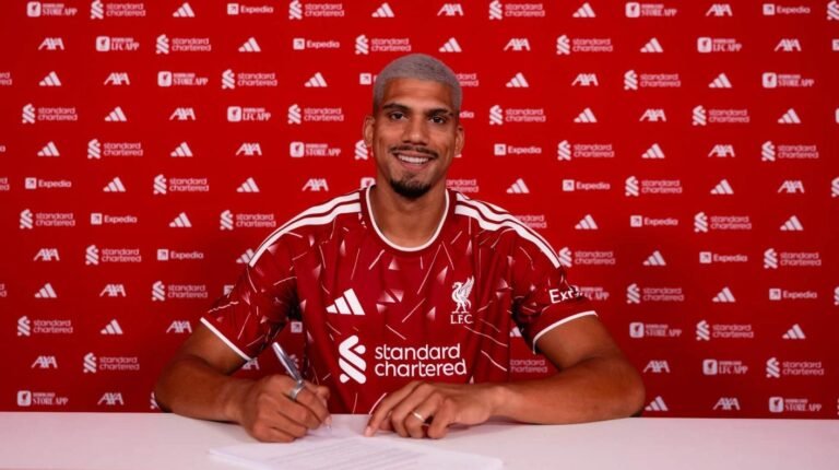 Officially… Liverpool announce the signing of Araujo on loan