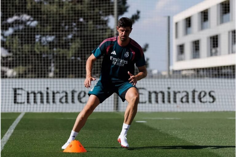 Courtois resumes training with Real Madrid under Mourinho